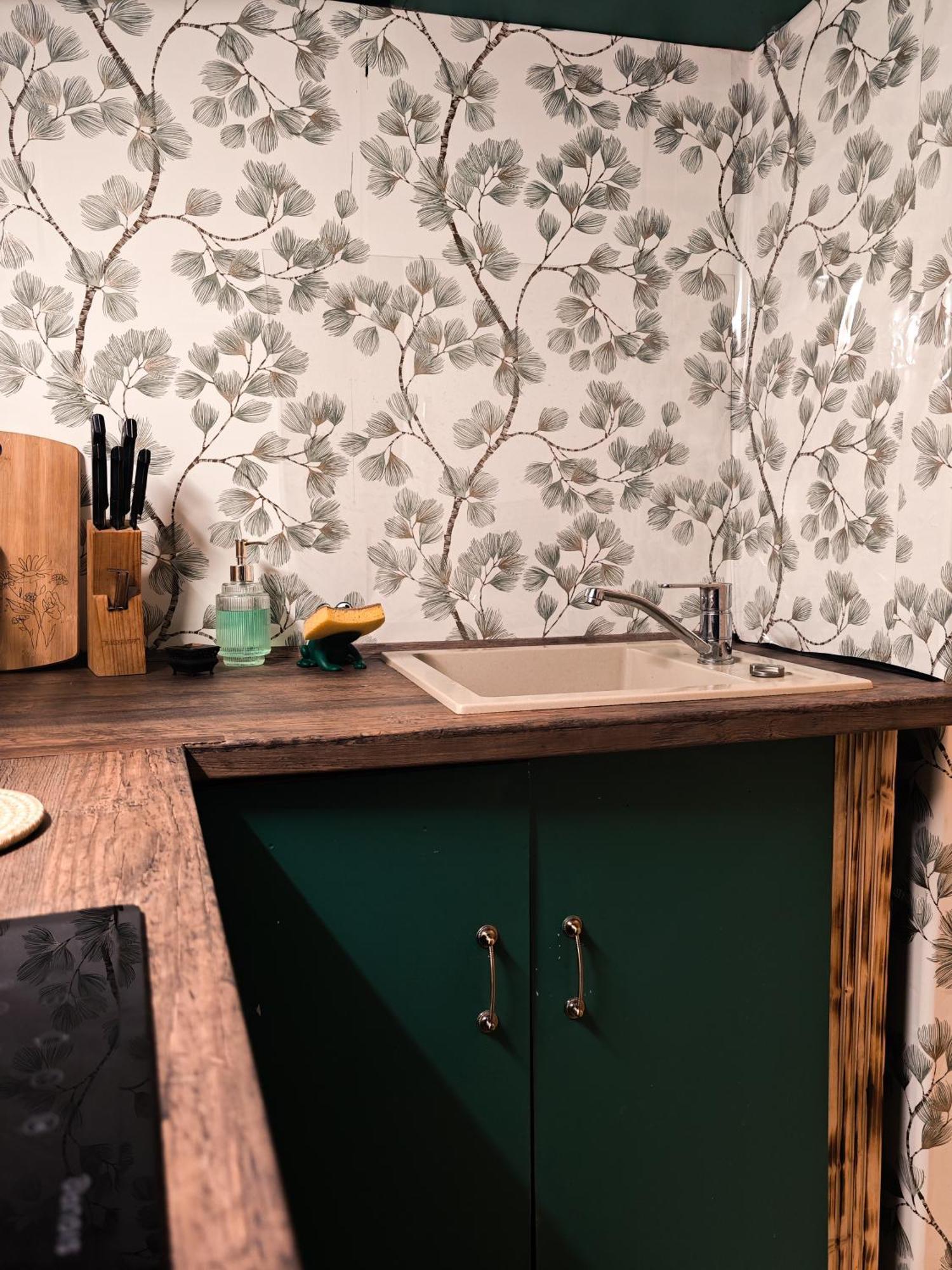 Vintage Room With Garden View Братислава Экстерьер фото